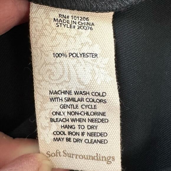 Soft Surroundings Keyhole Neck Collared Tunic Black Size Large - Picture 8 of 9